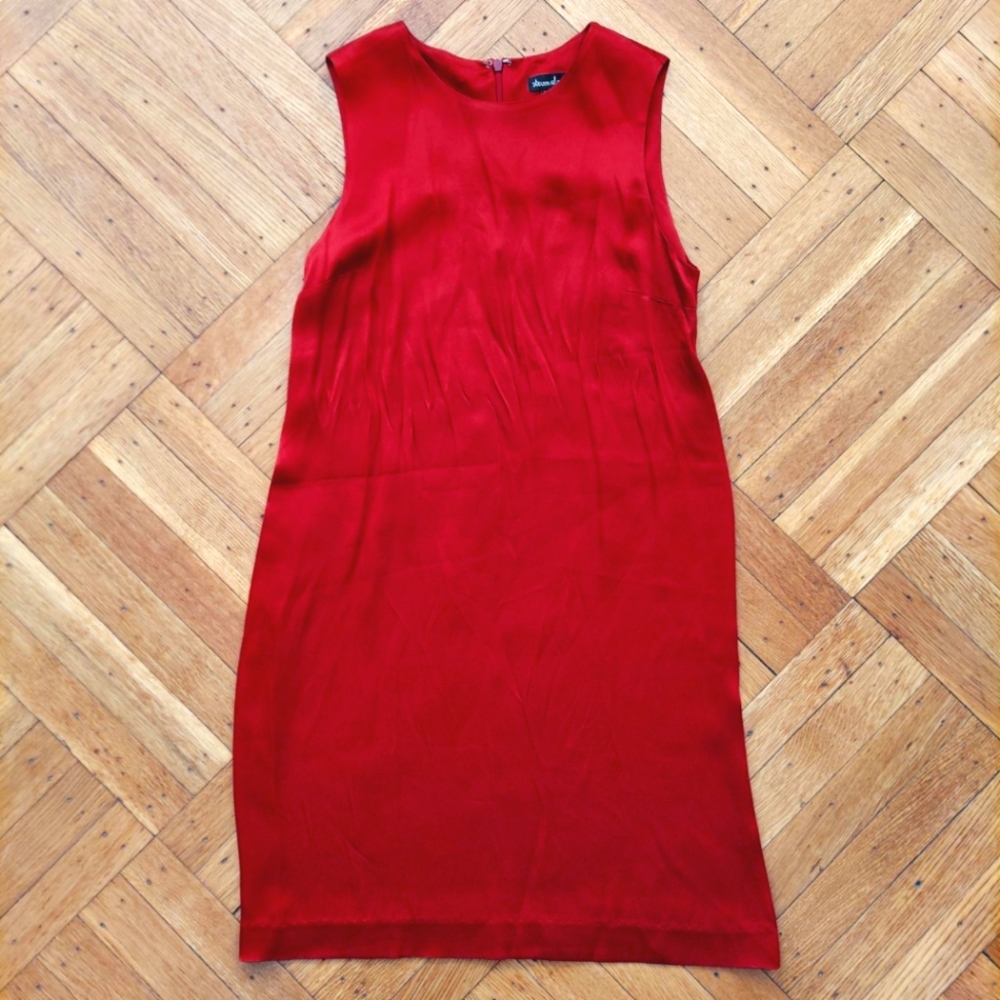 Steven Alan red satin shift dress. In great condition. Size 0, fits a size small